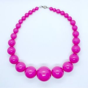 Vintage Art Deco Pink Plastic Large To Small Bead Necklace
